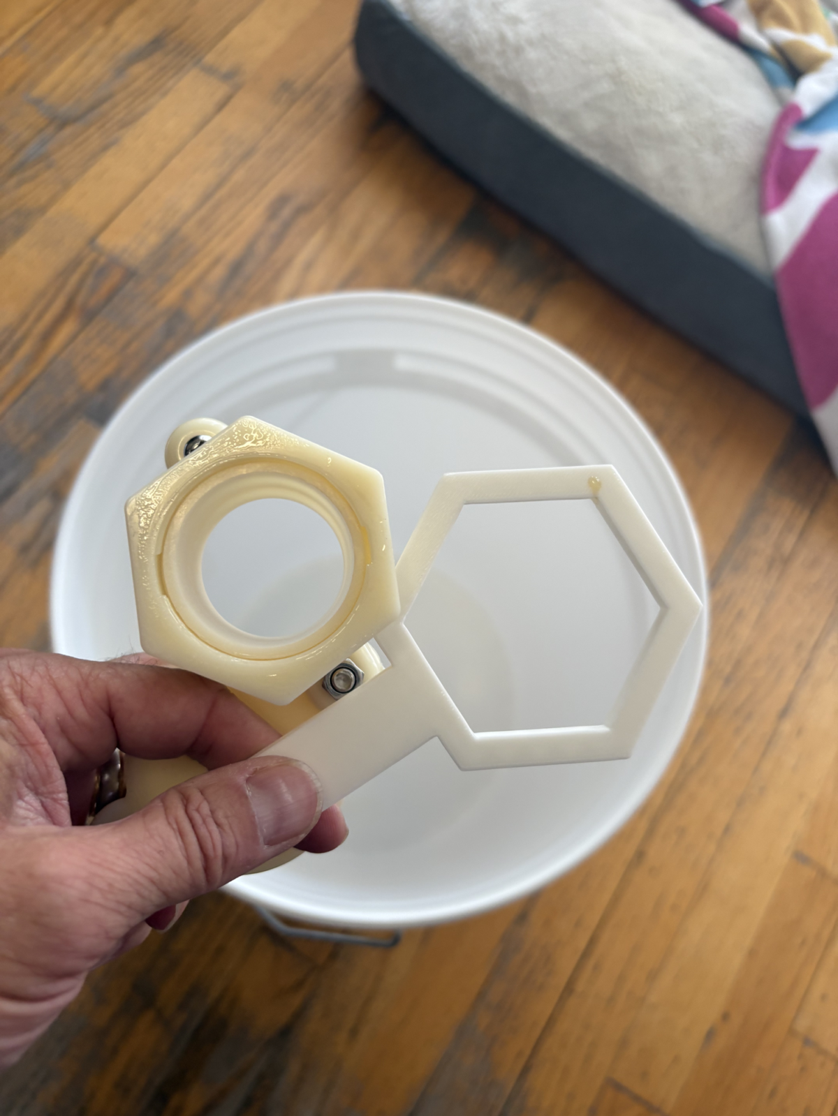 Honey Gate Wrench
